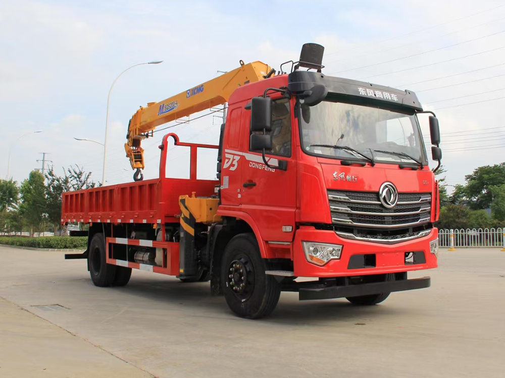 國(guó)六東風(fēng)暢行D3徐工8噸隨車吊